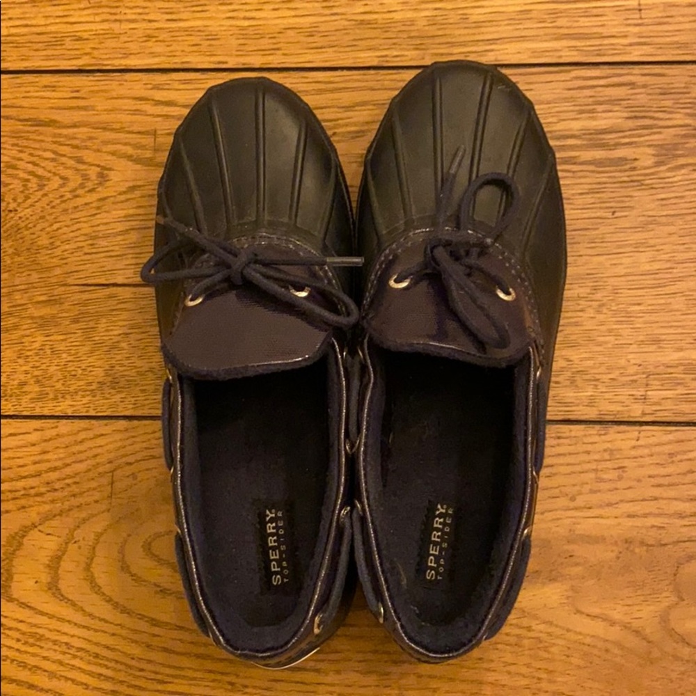 Size 7.5 Sperry waterproof shoe